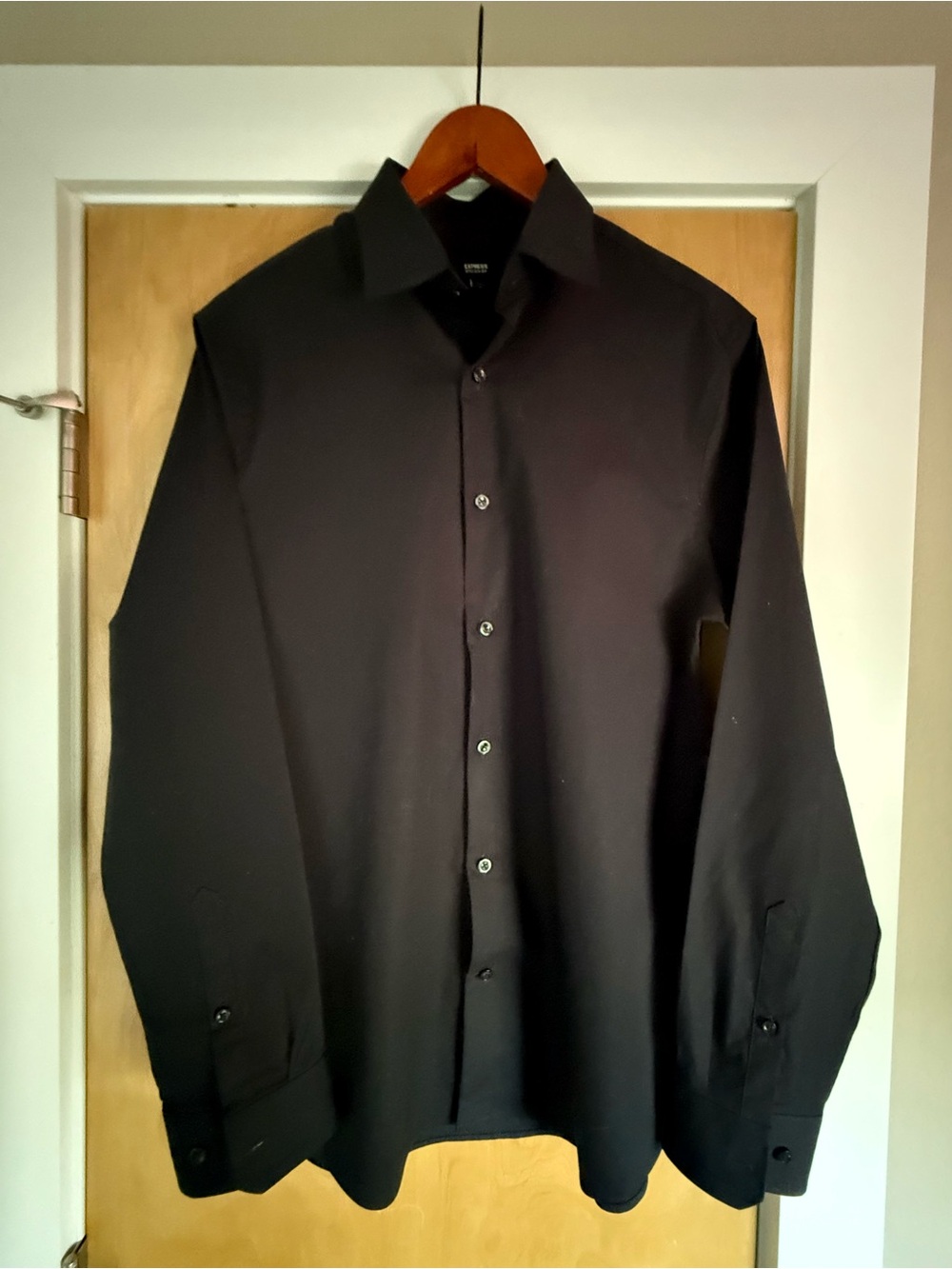 Express Men's Black Button-down shirt, Size M (slim fit)